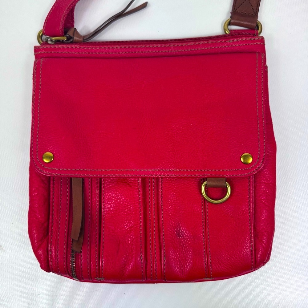 Fossil Morgan Traveler Red Pebbled Leather Messenger Crossbody Bag Purse w Brass